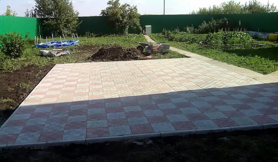 Плитка перед гаражом