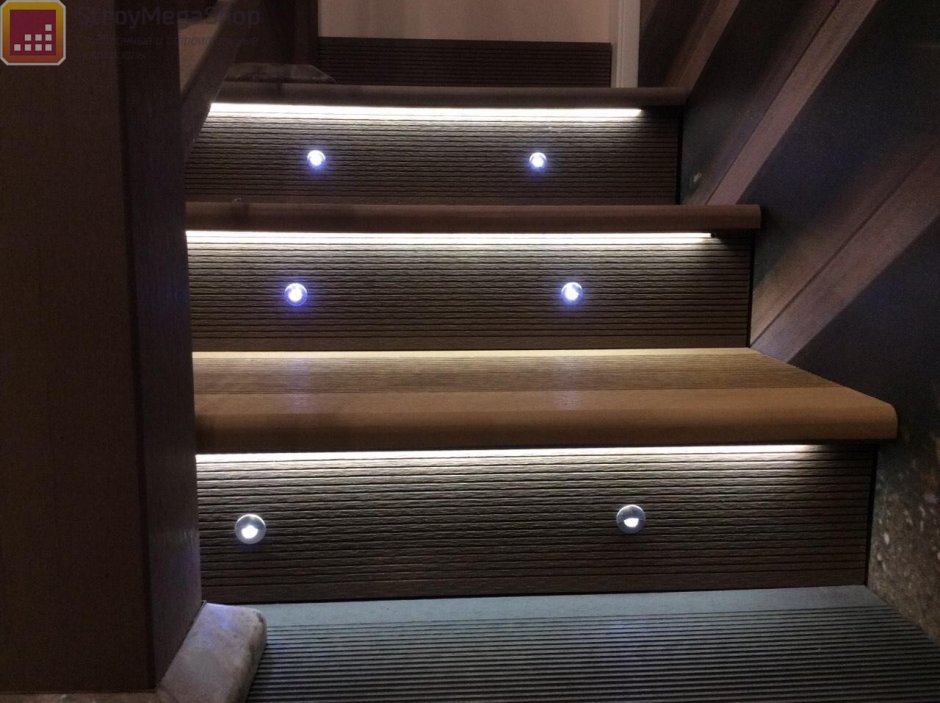 Точечные светильники для ступеней лестницы