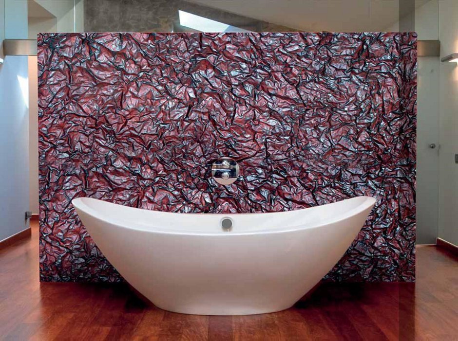Декоративная стена в ванной