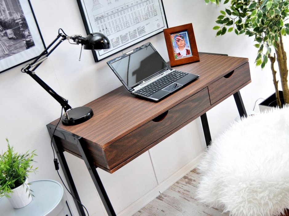 Дизайнерский стол для ноутбука