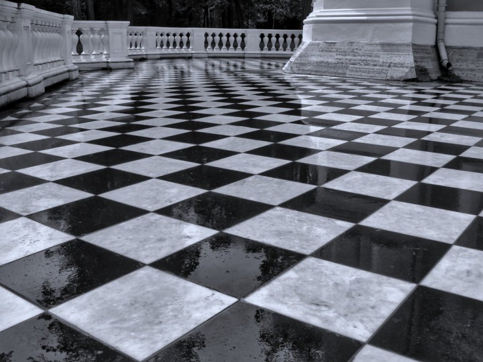 Шахматный пол