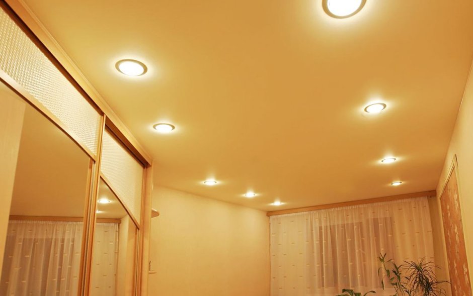 Форма лампочек на потолке