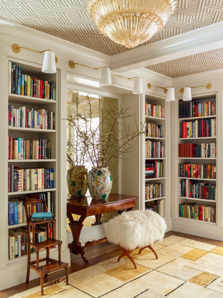 Гостиная с книжным шкафом
