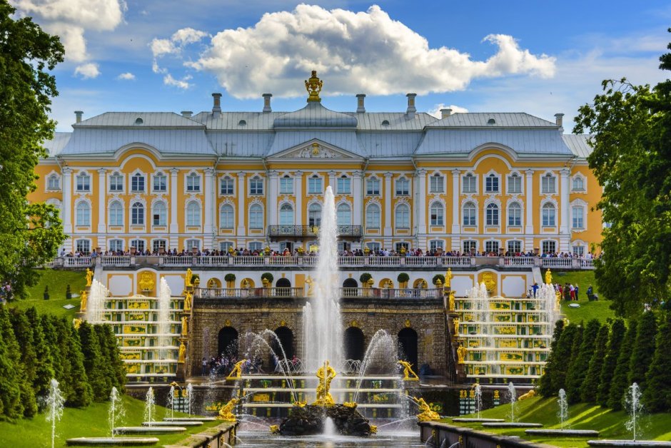 Большой дворец в Петергофе Растрелли