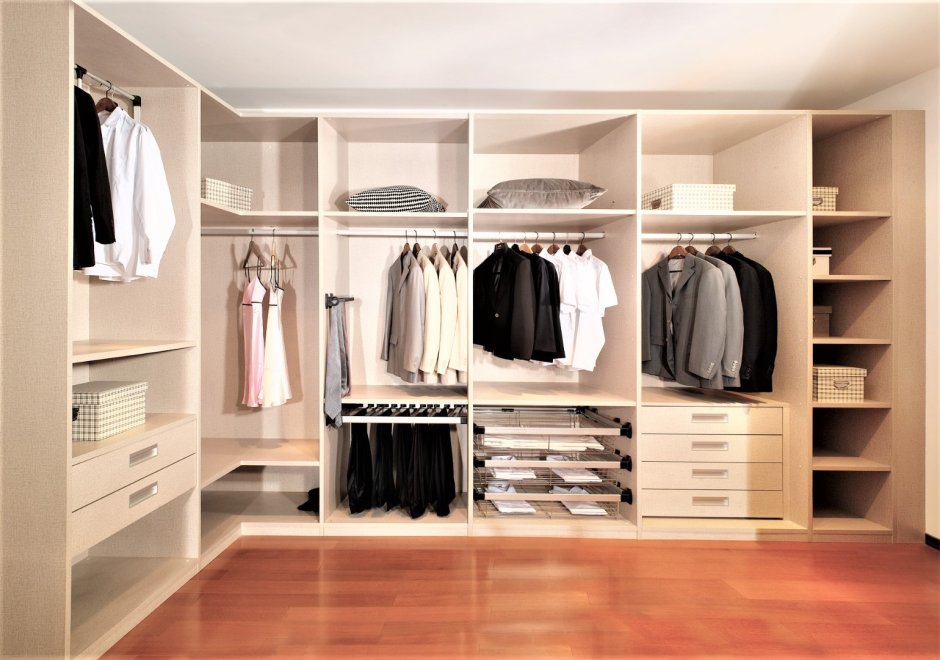 Walk-in Closet *de