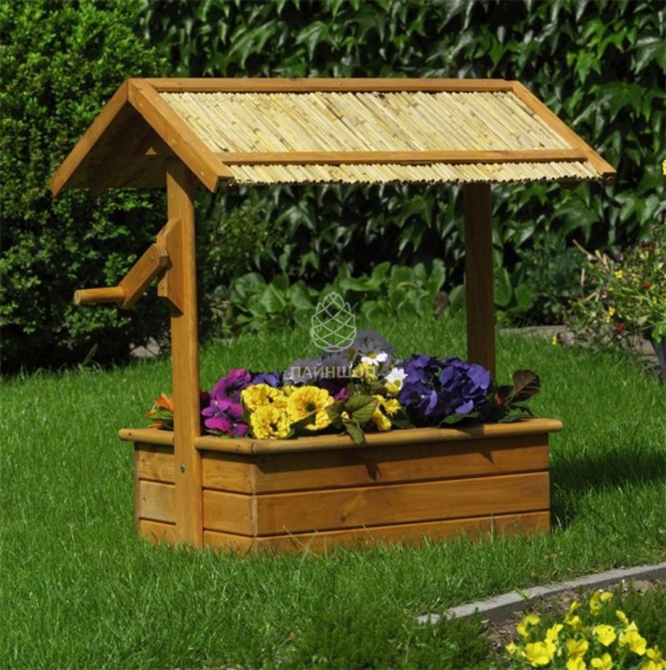 Деревянная кадка в беседке применение