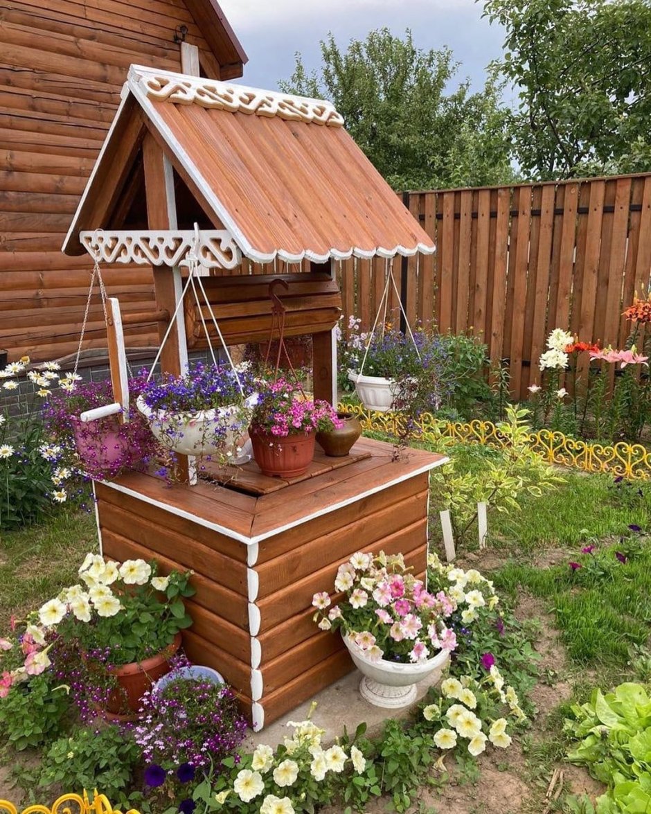 Декоративный колодец