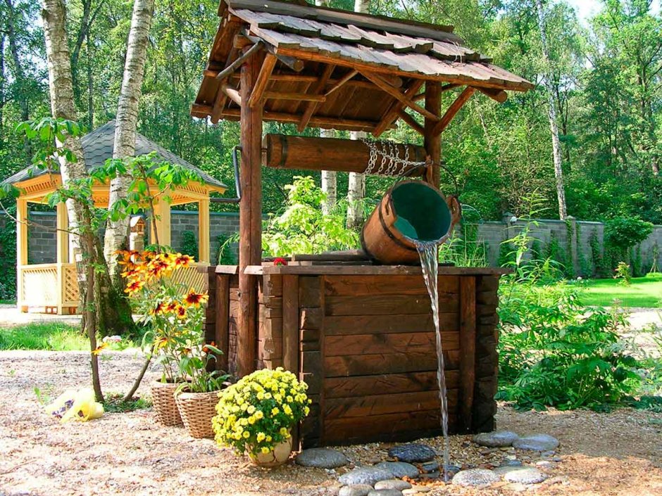 Колодец декоративный для сада