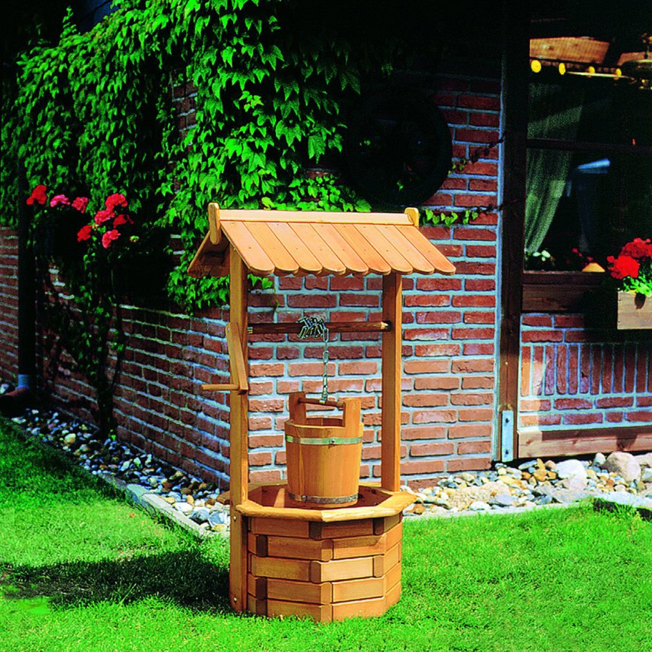 Декоративный колодец