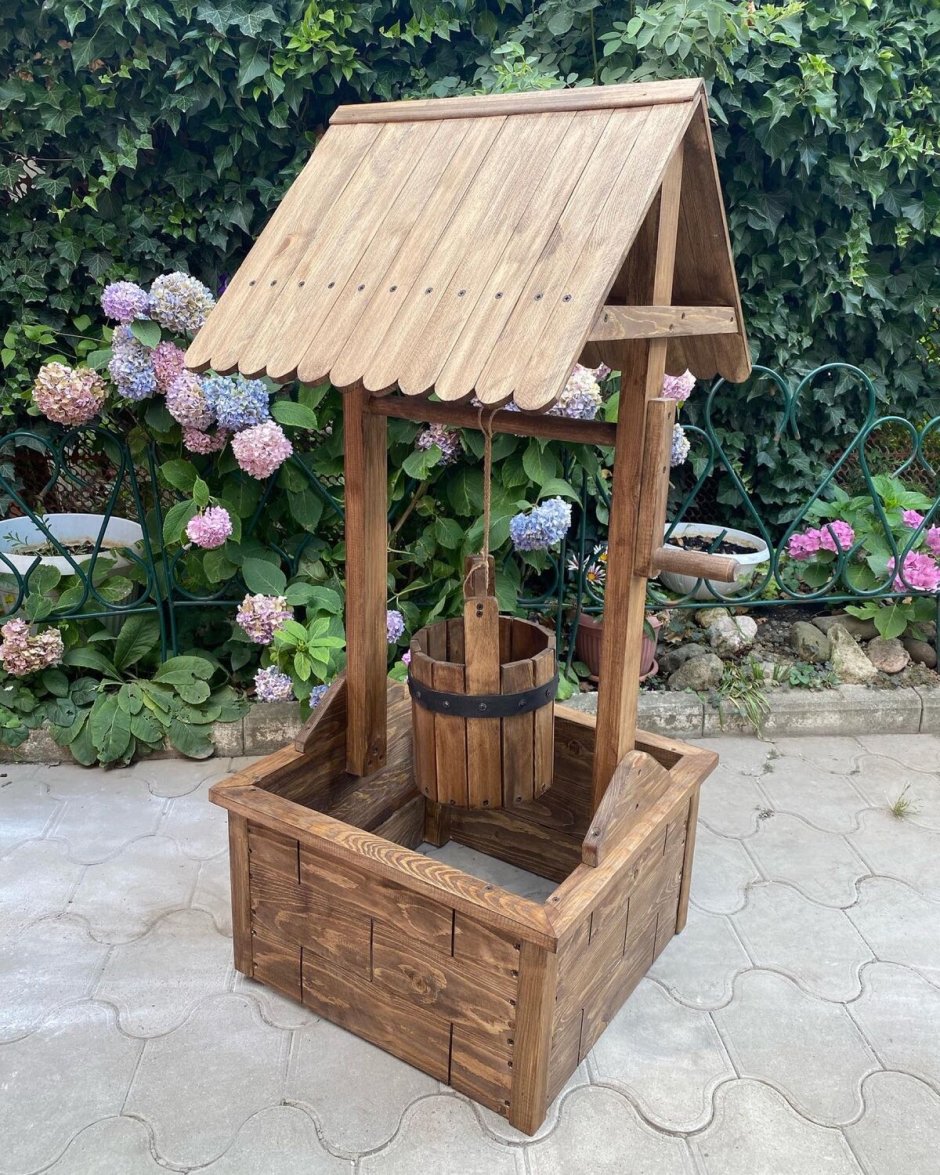 Колодец декоративный для сада