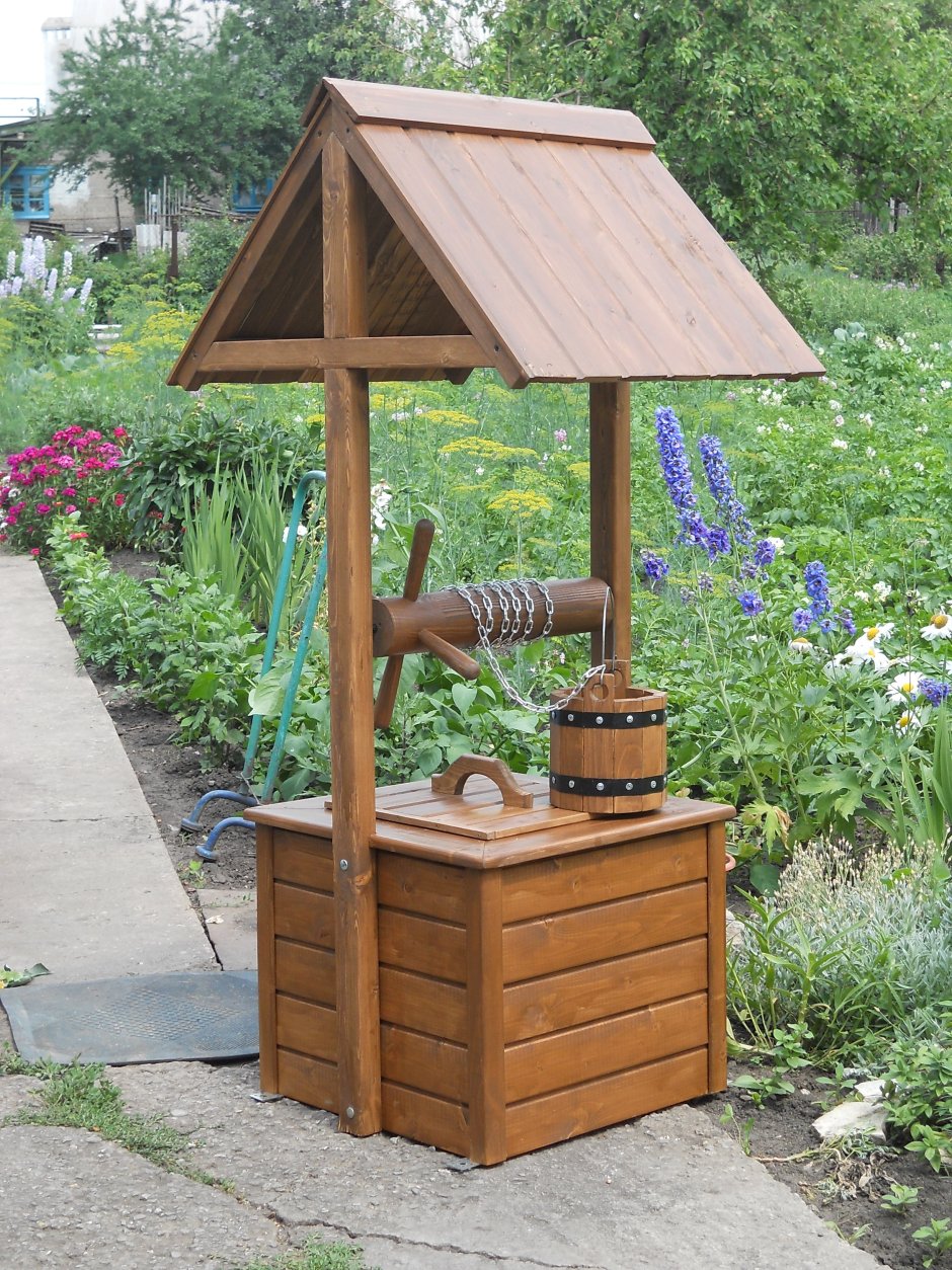 Декоративный колодец