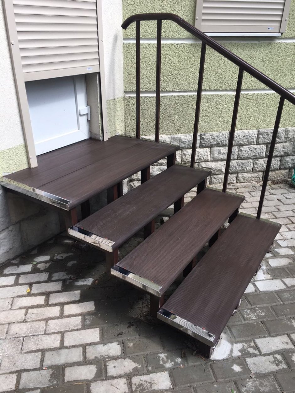 Ступени из металла для крыльца