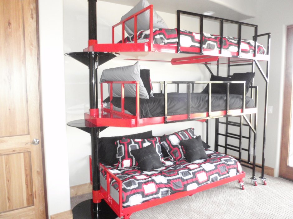 Трехэтажные кровати для взрослых