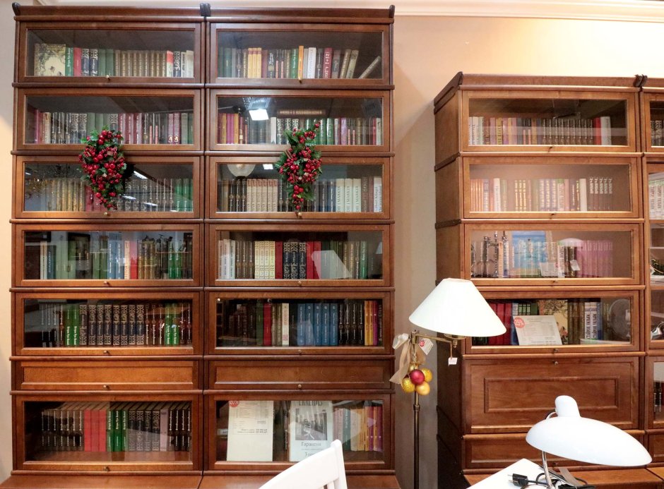 Шкаф книжный белый Серджио