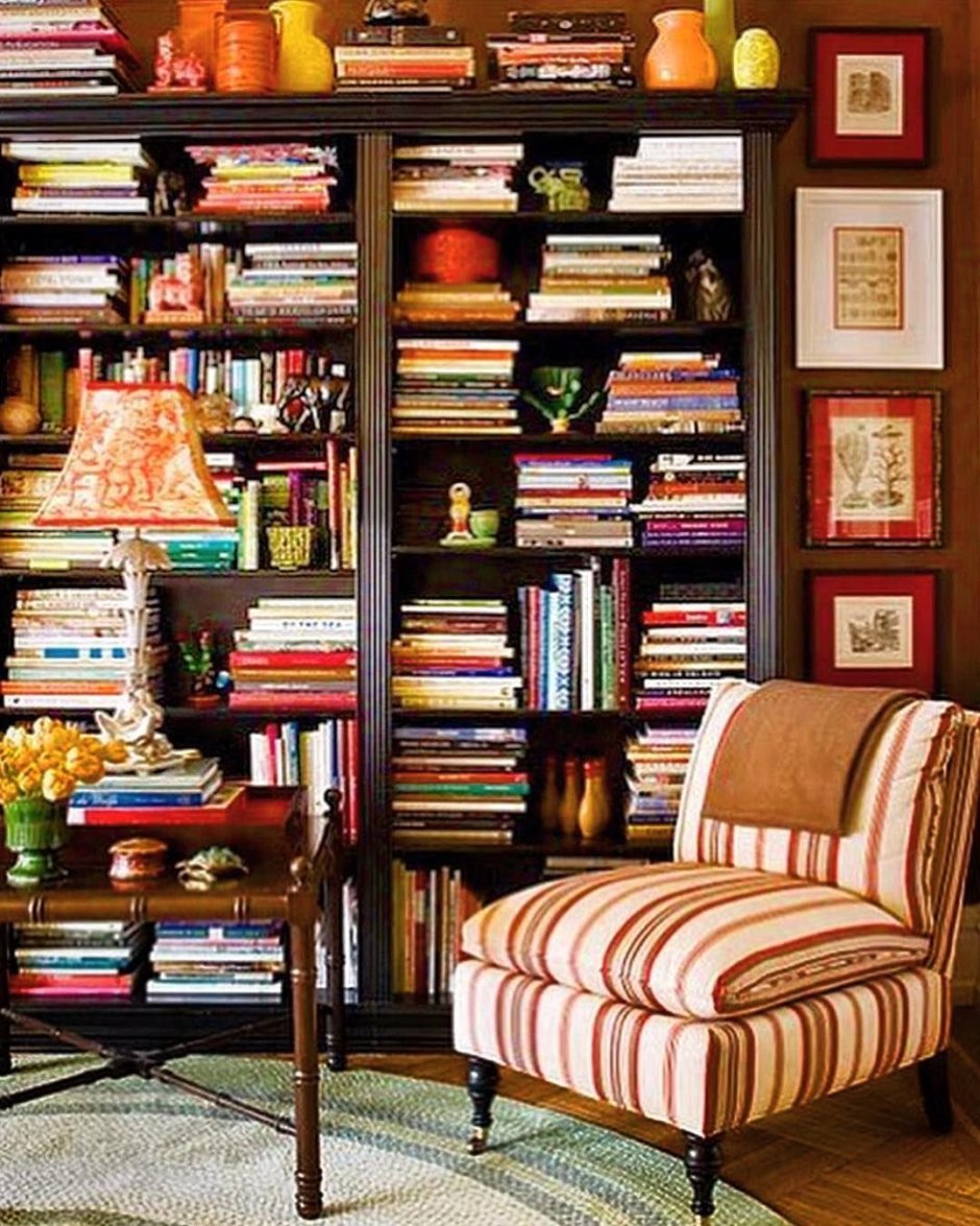 Декор книжного стеллажа