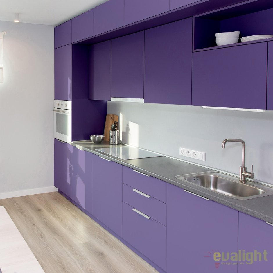 Глубокий фиолетовый цвет для кухни