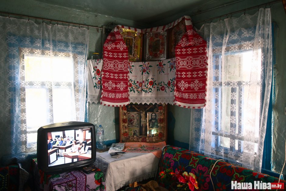 Красный уголок в доме