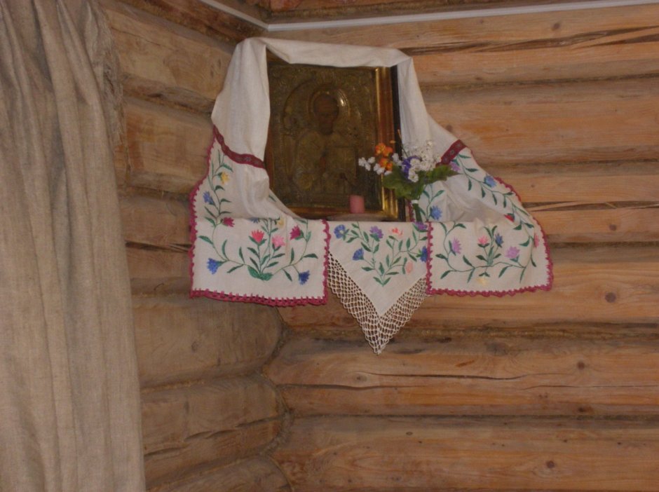 Красный угол в избе