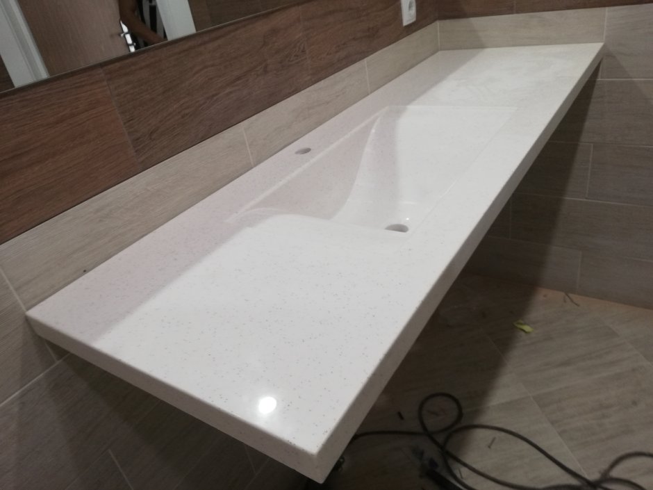 Столешница из искусственного камня с раковиной в ванную 78126485153