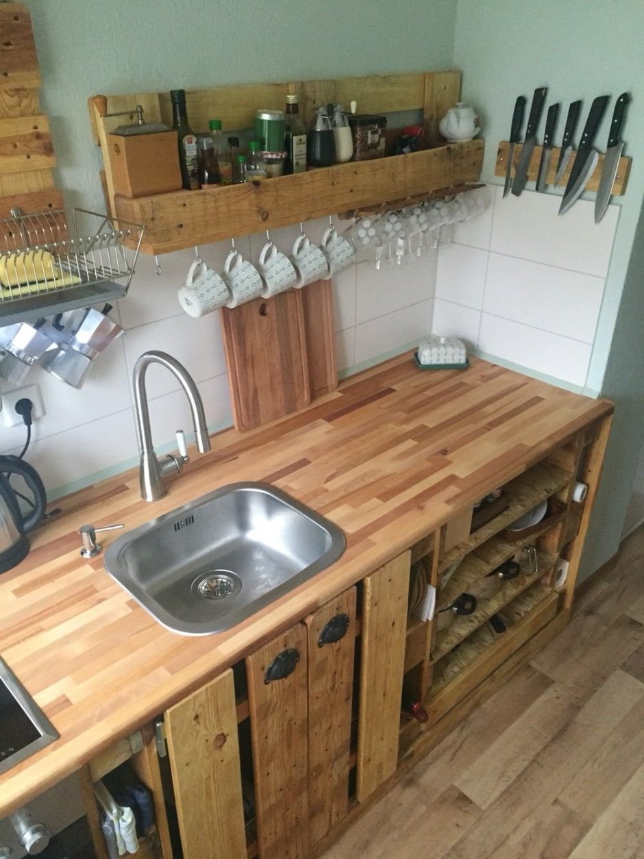 Кухонный стол из паллет