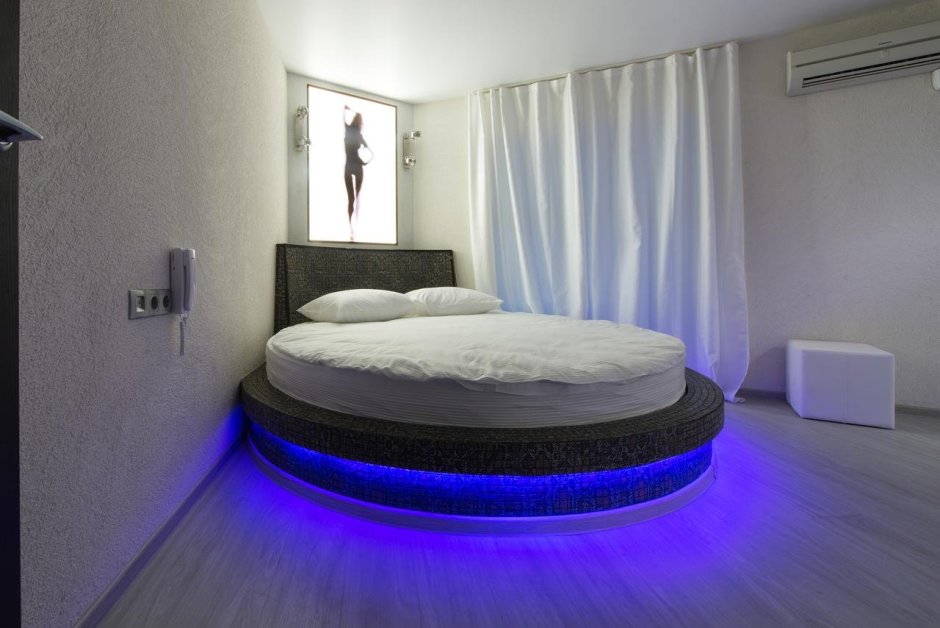 Кровать 160х200 парящая Infinity