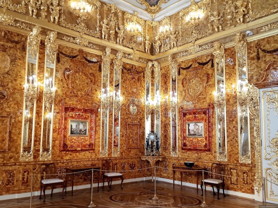 Дворец Екатерины 2 в Санкт-Петербурге Янтарная комната