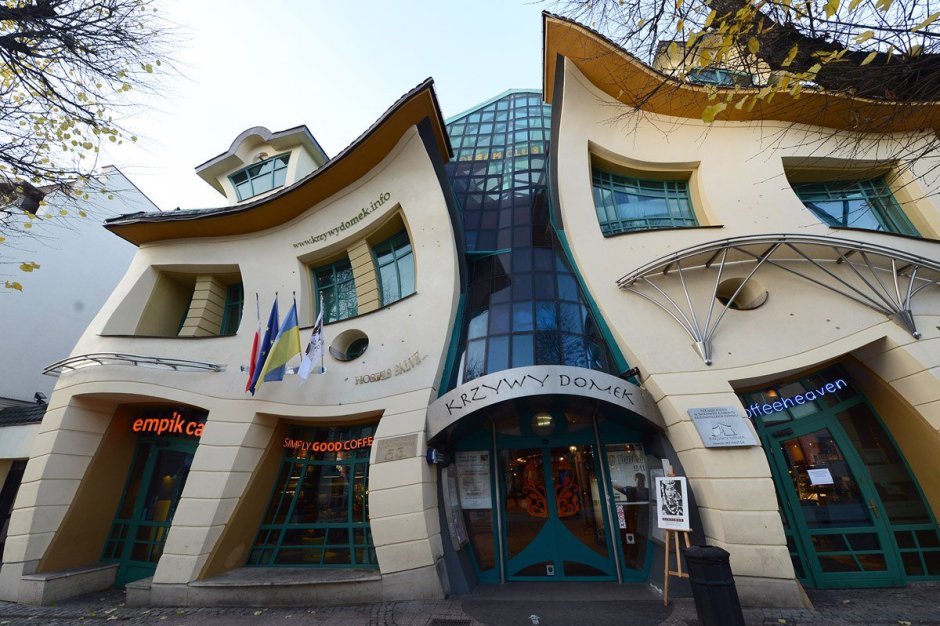«Кривой дом», построенный в Сопоте, Польше