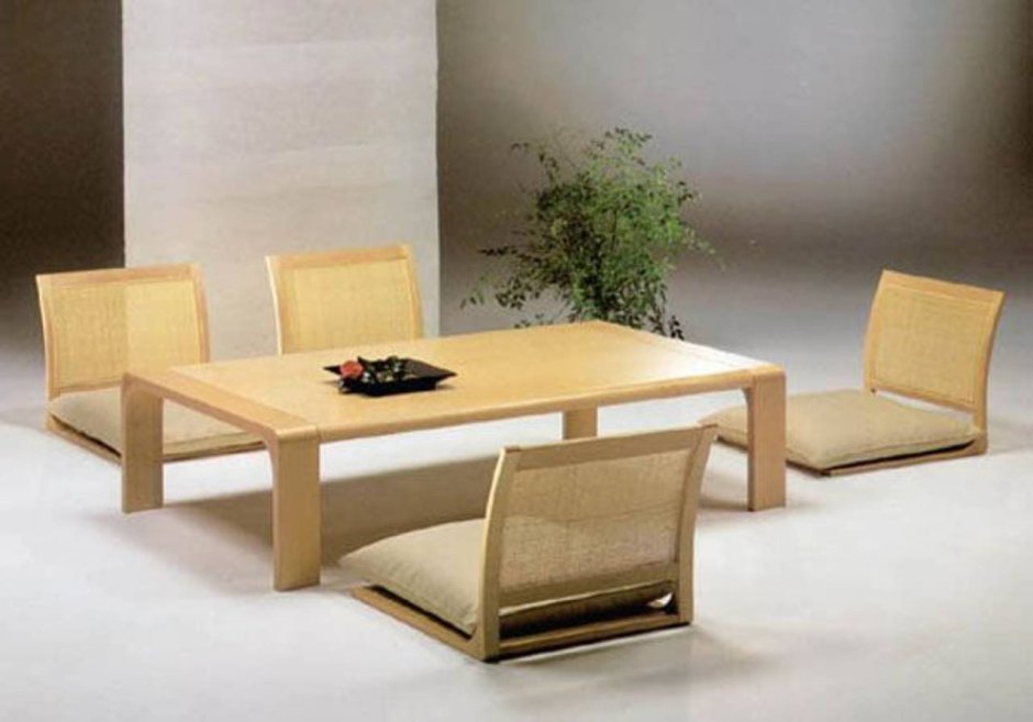 Японский обеденный стол