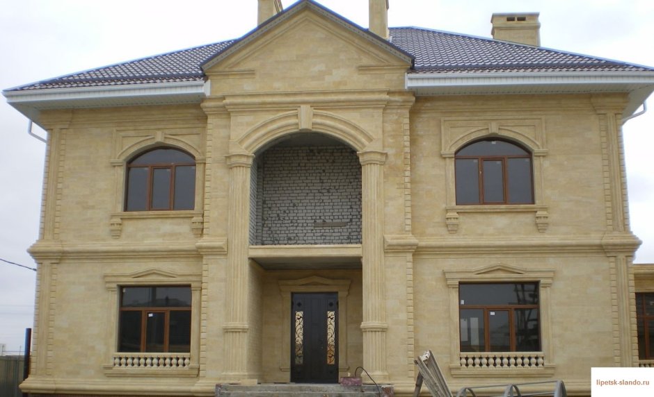 Облицовка дома дагестанским камнем