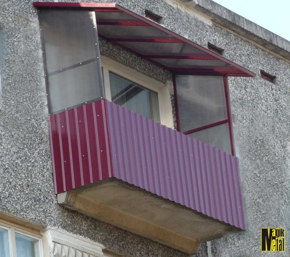 Балкон над террасой