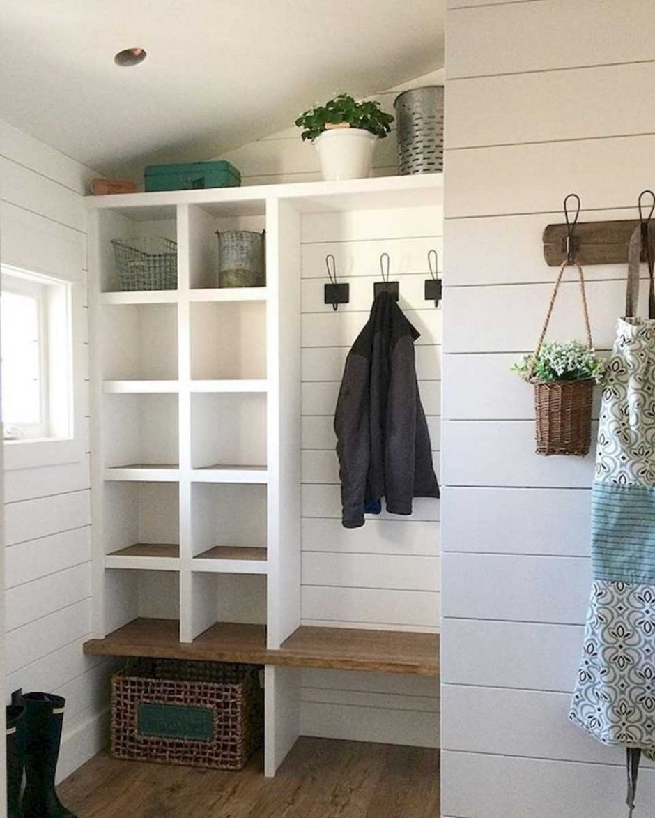 Белый шкаф в прихожую