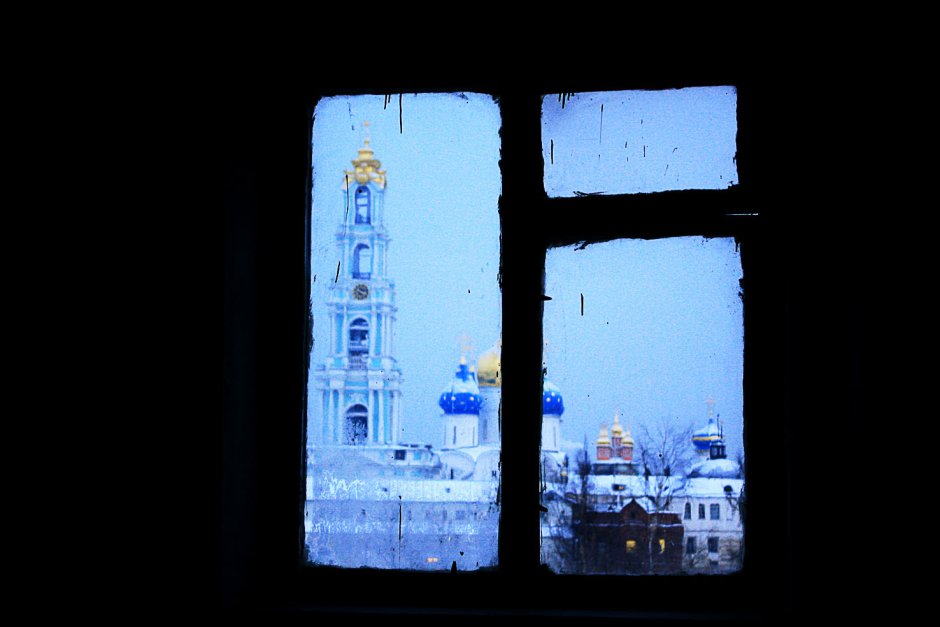 Широкое окно