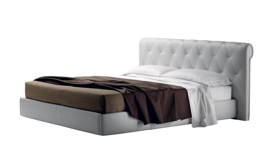Кровать на белом фоне