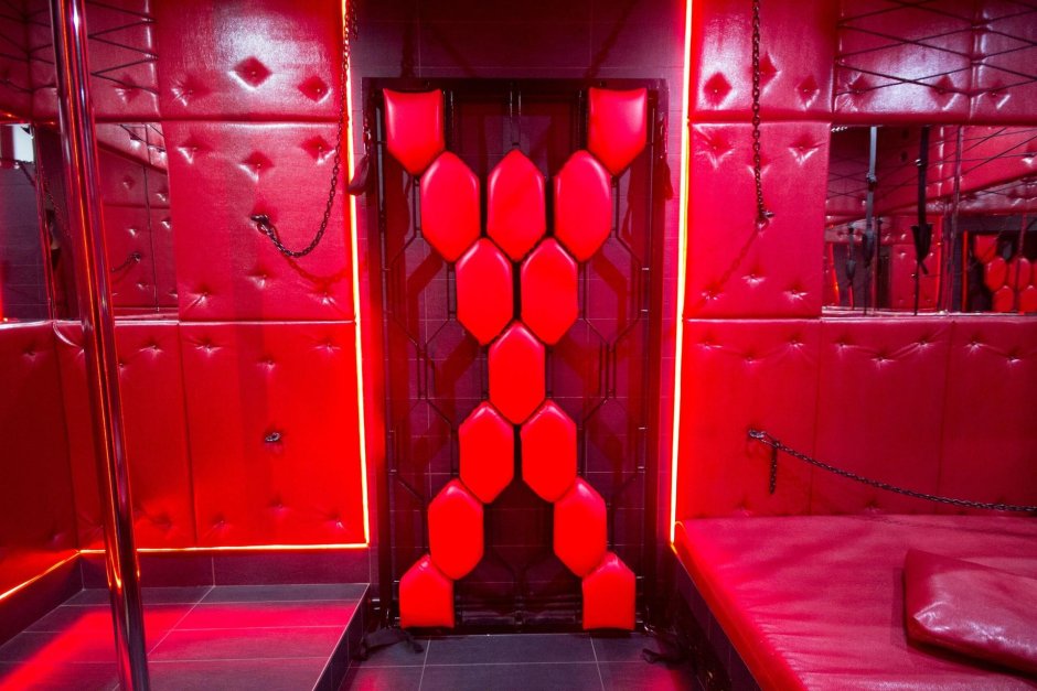 Красная комната воронеж