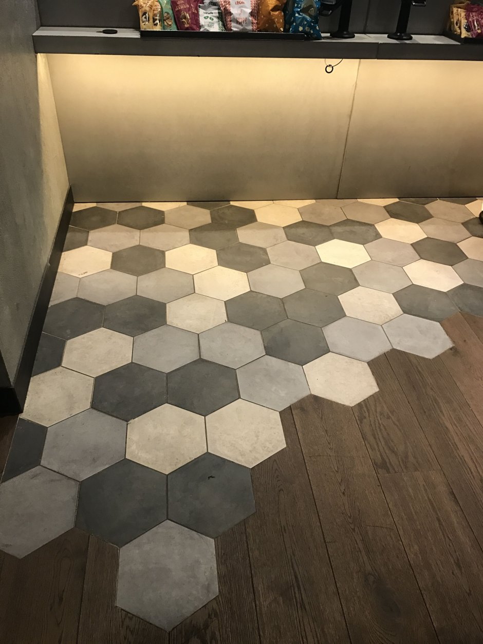 Hexagon Scale White 10.7x12.4