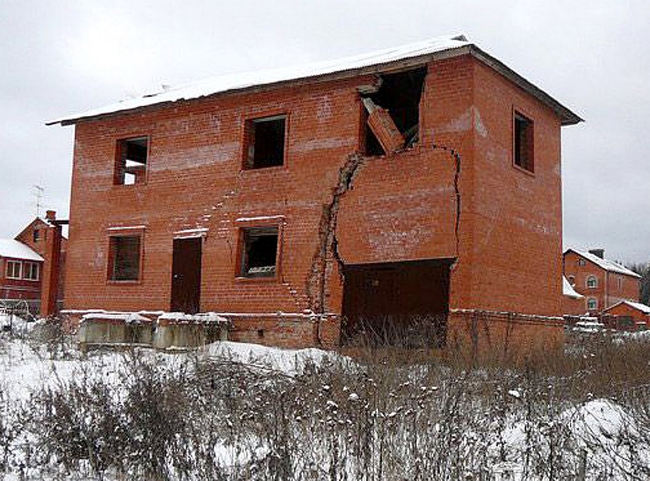 Погреб на склоне