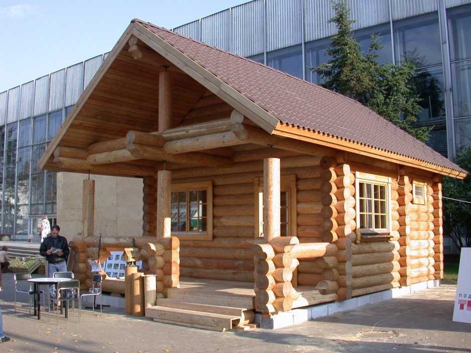 Дачный домик из бревна