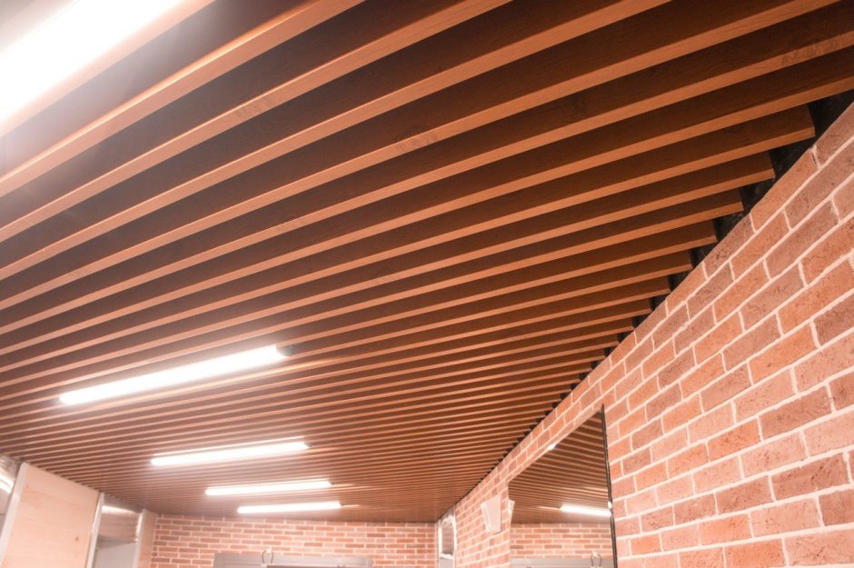 Потолок реечный кубообразного потолка дуб Селект 30х100мм