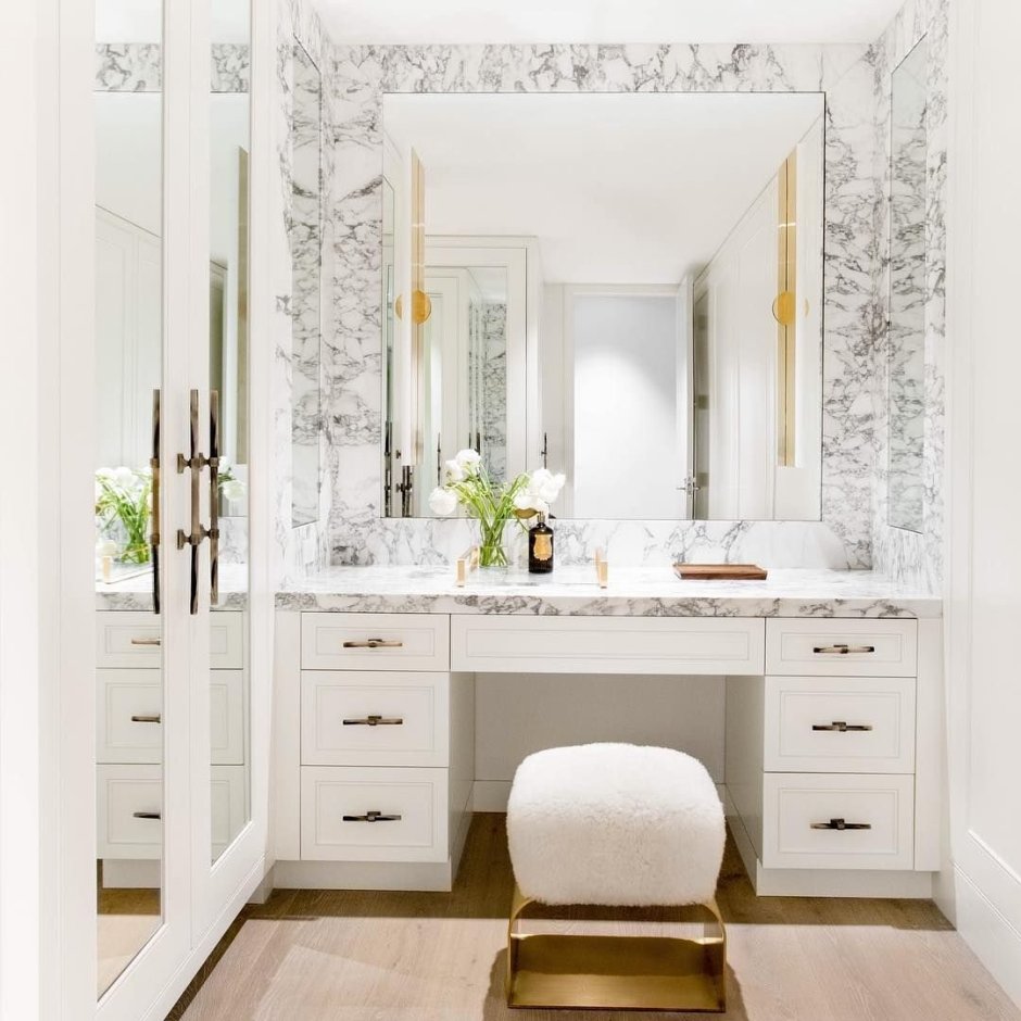 Сара Ричардсон туалетный столик