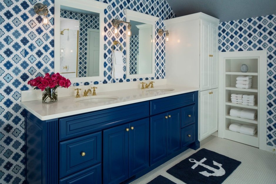 Мебель для ванной комнаты в синих тонах