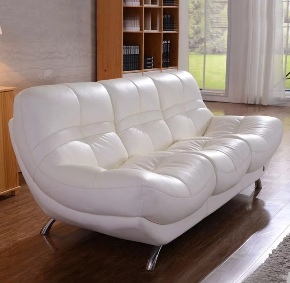 Белый кожаный диванчик