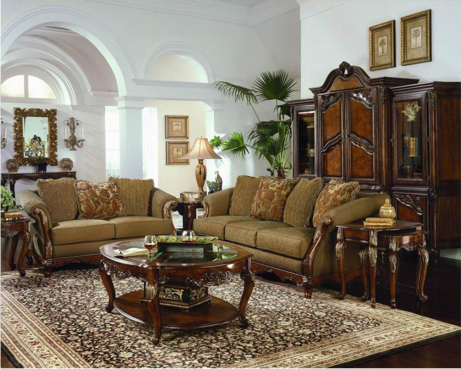 Интерьер гостиной с классической мебелью