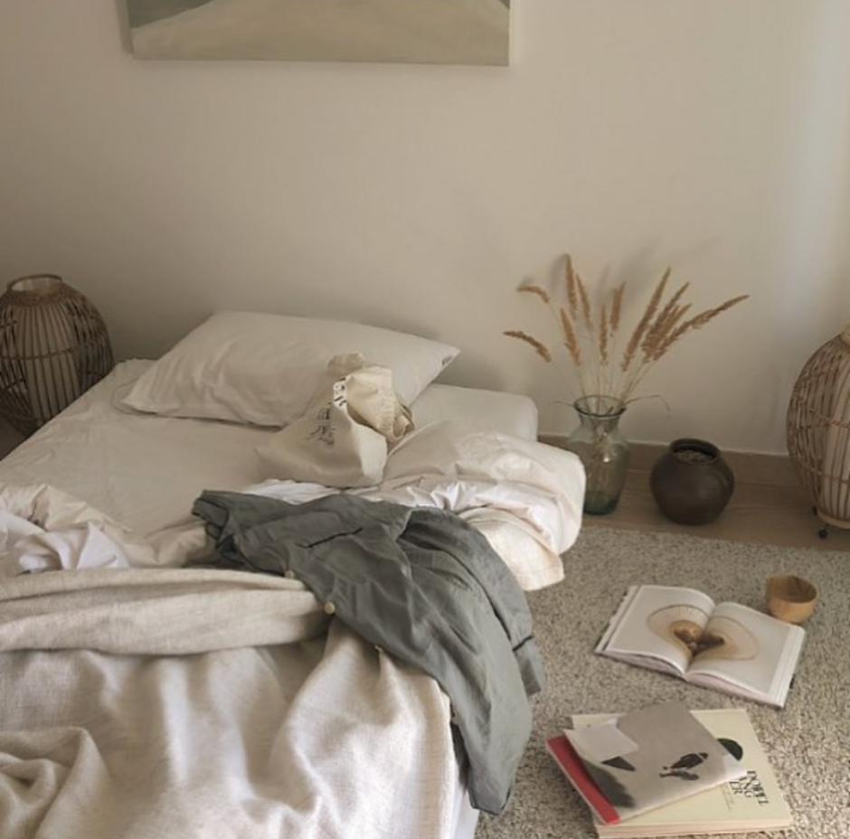 Уютная спальня с матрасом на полу