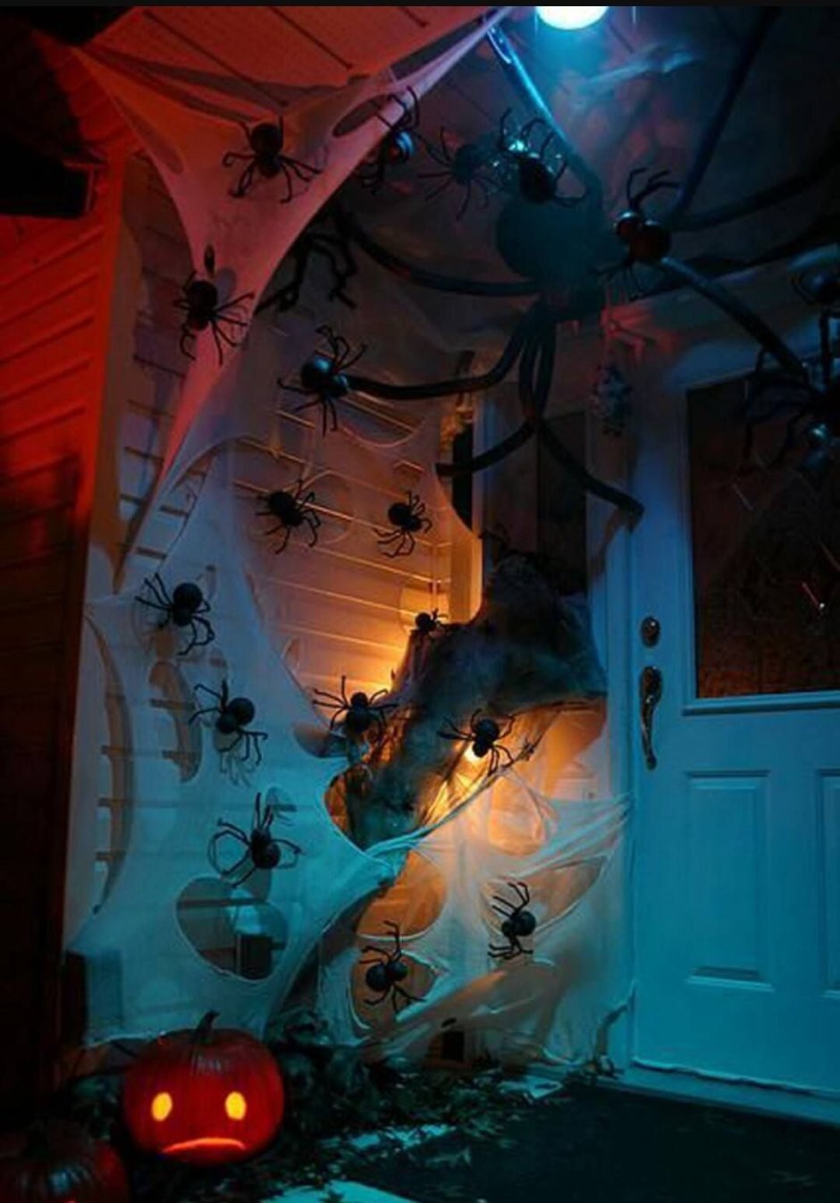Оформление дома на хэллоуин