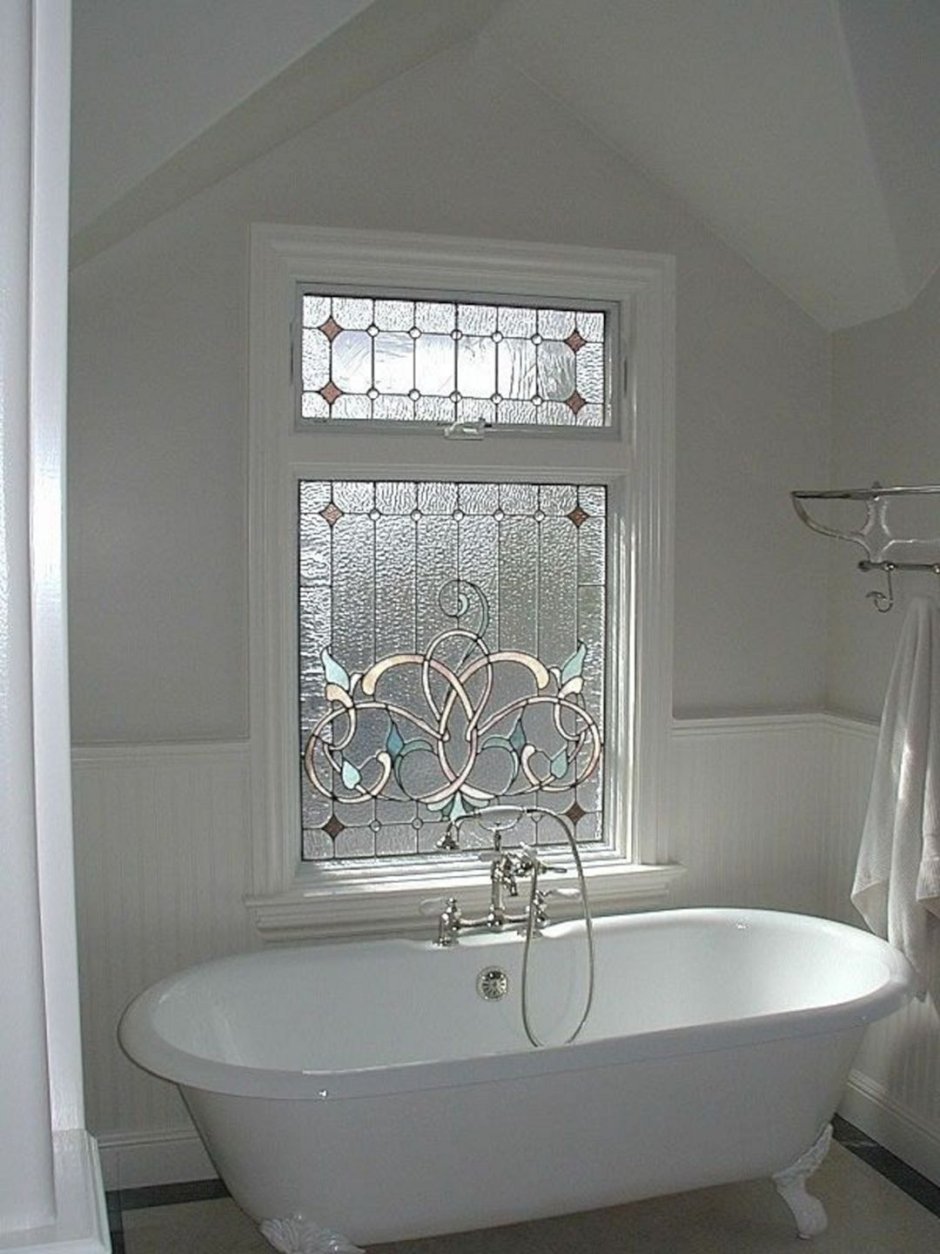 Витражное окно в ванной