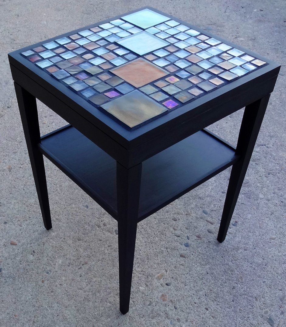 Квадратный журнальный столик с мозаикой