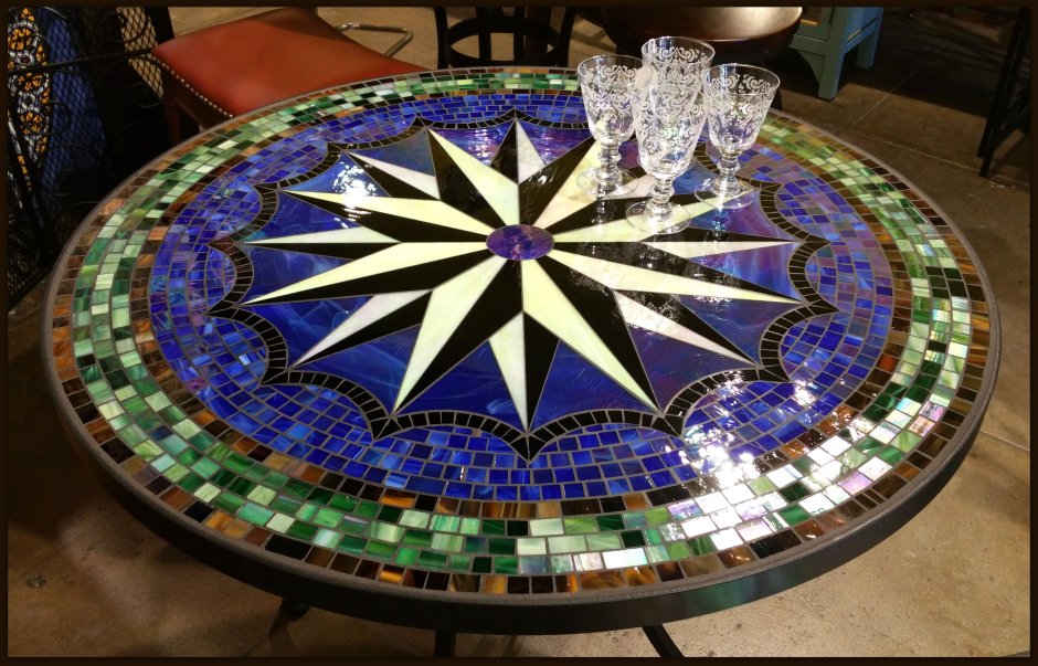 Арабский мозаичный столик