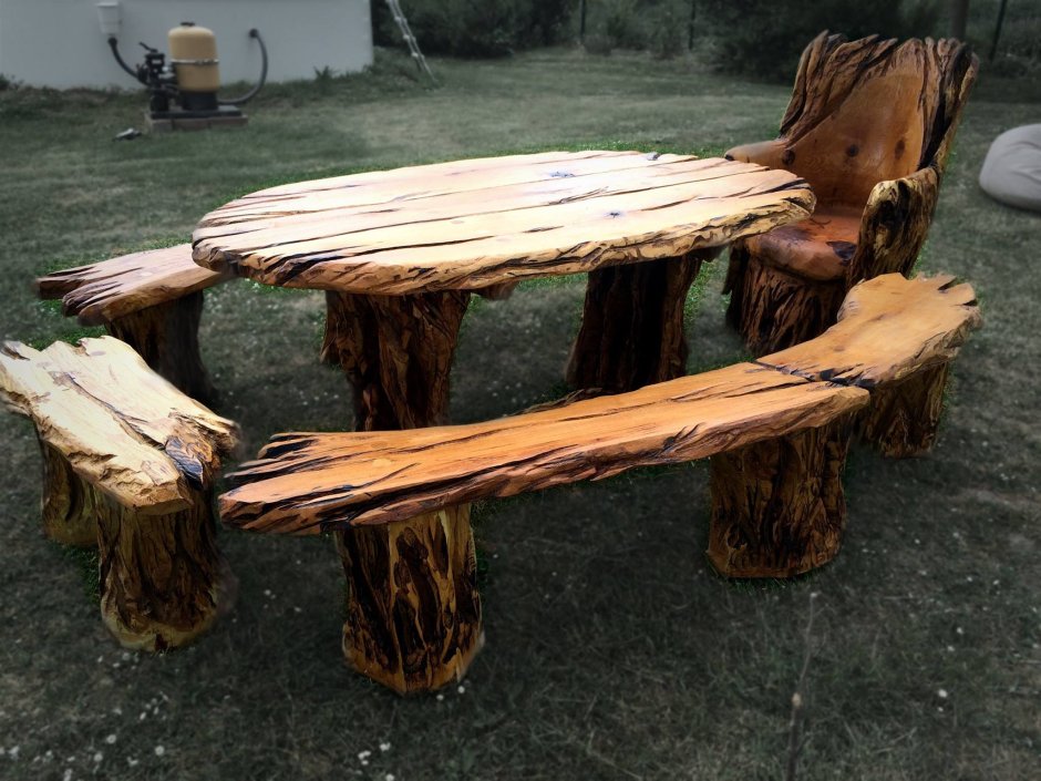 Скамейки из цельного дерева