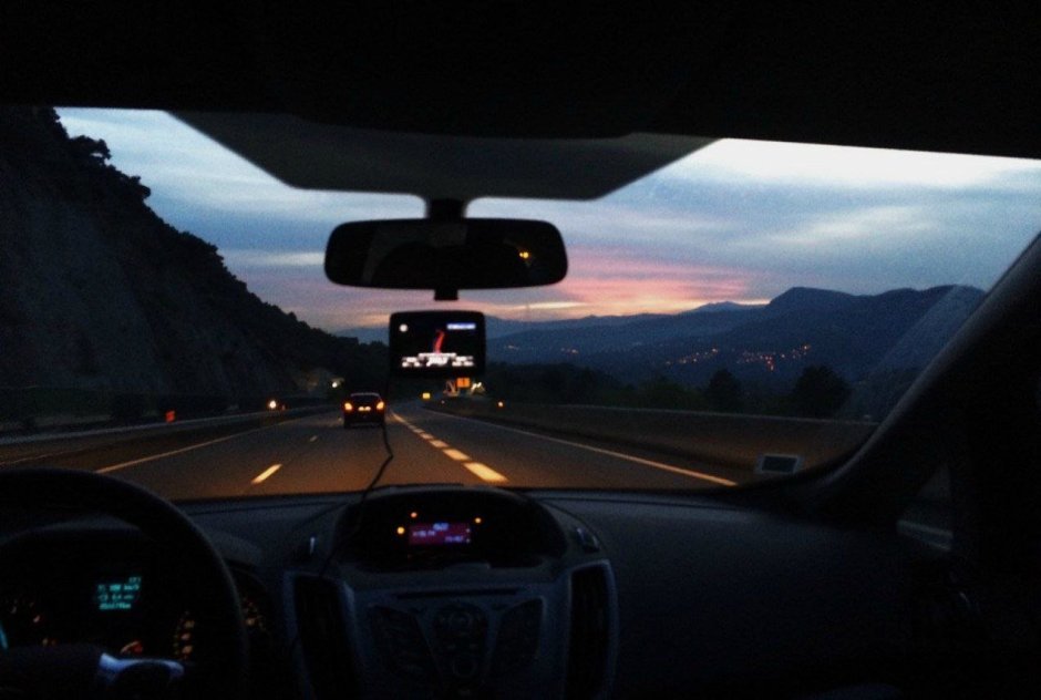 Ночное путешествие на машине
