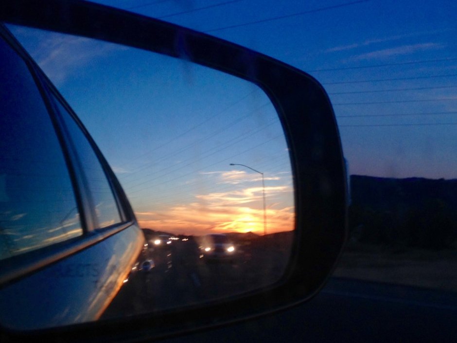 Вид из зеркала машины